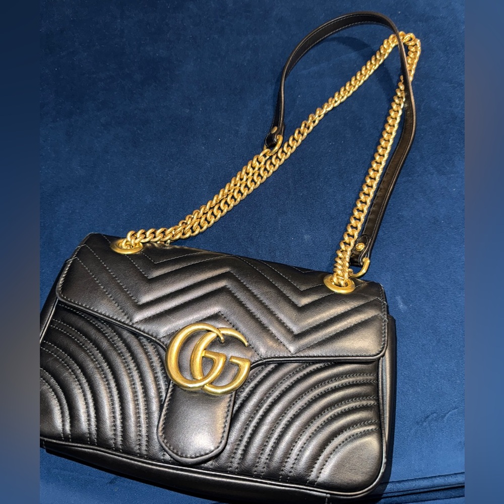 Gucci Marmont Shoulder Bag (Medium)